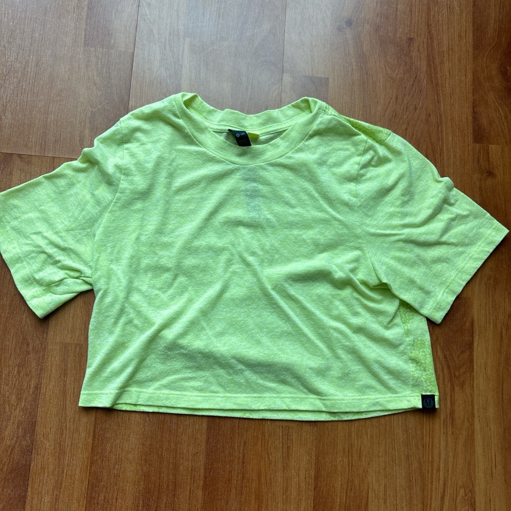 Lululemon crop top